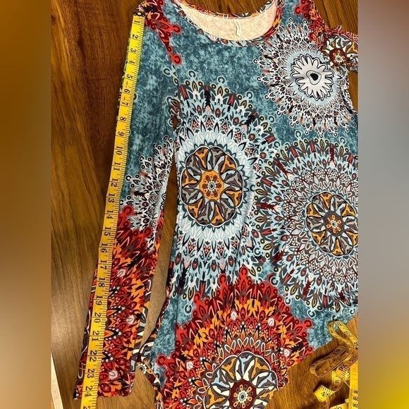 Popyoung Long Sleeve Tunic Handkerchief Hem Blue Medallion Design Women’s Sz M - Picture 5 of 8